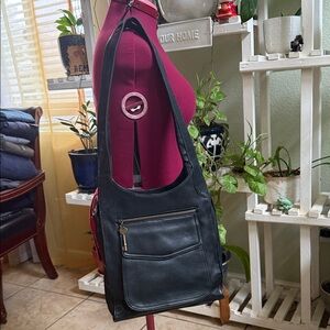 Fossil, vintage, genuine leather shoulder bag. Pre owned and preloved